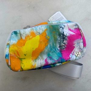 No Limits Lululemon Everywhere Belt Bag NWT